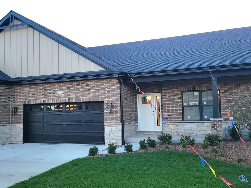 2164 Sky Harbor Drive, New Lenox
