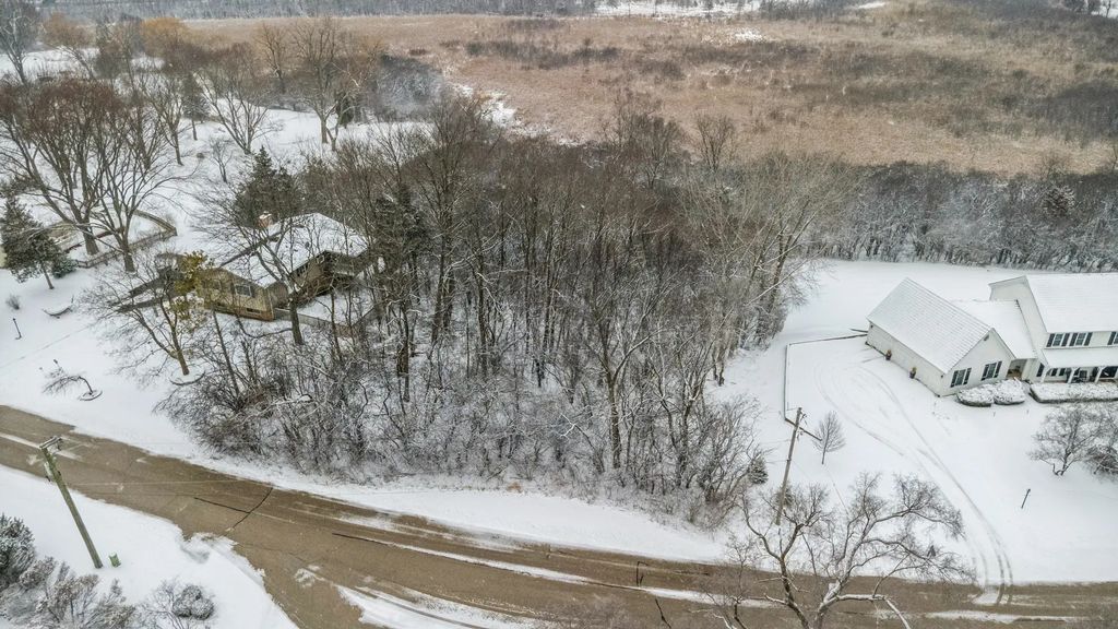 24334 N Grandview Drive, Lake Barrington