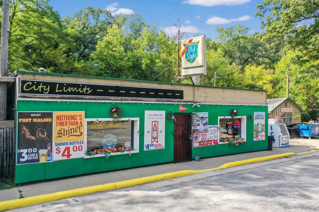 2853 N State Route 178, Utica