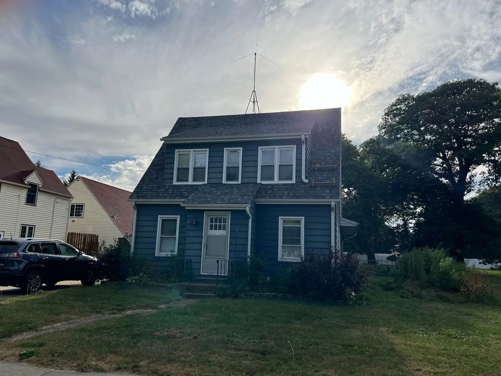 304 Maple Avenue, Forreston