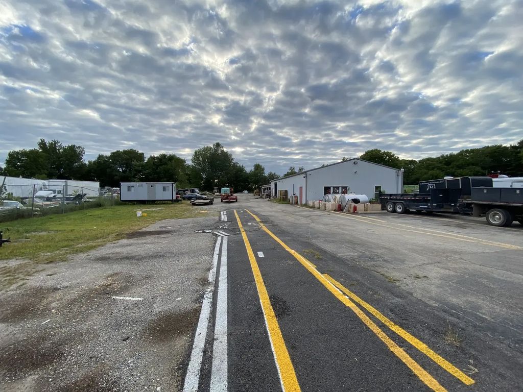 3809 N Cunningham Avenue, Urbana