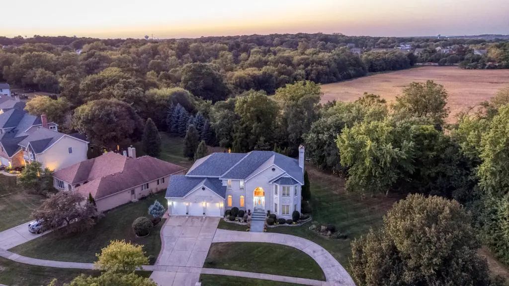 420 Ford Lane, Bartlett