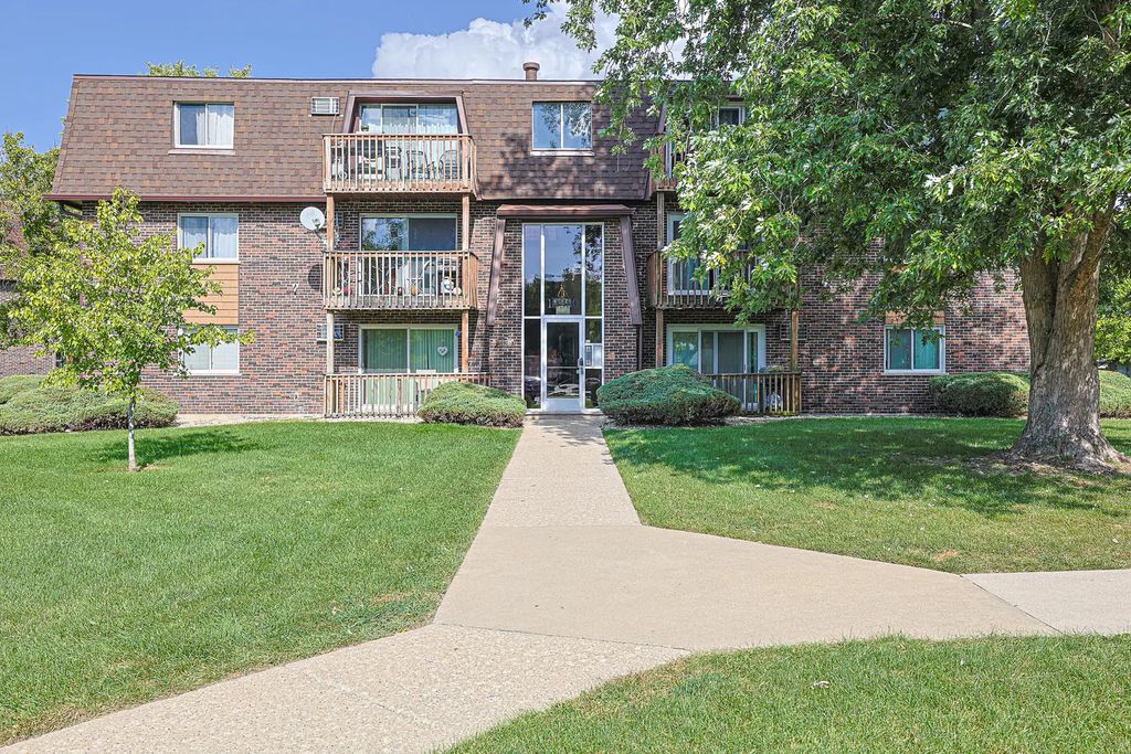 19380 Wolf Road 6, Mokena