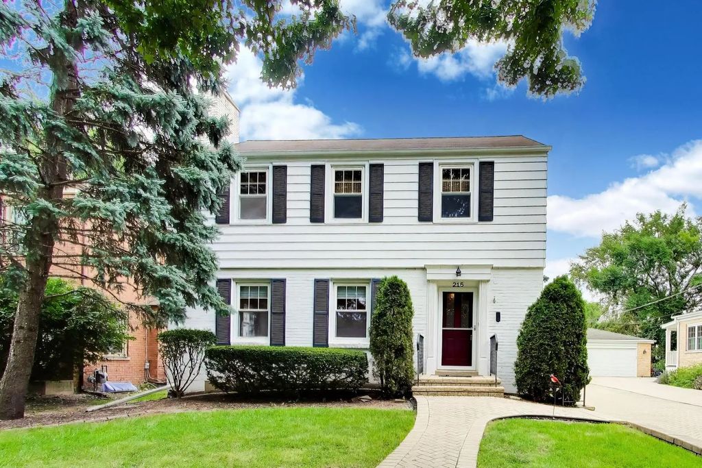 215 S Hi Lusi Avenue, Mount Prospect