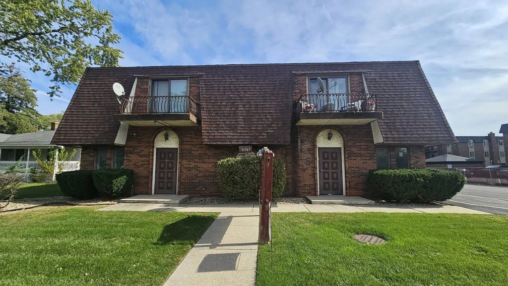 18707 Burnham Avenue, Lansing