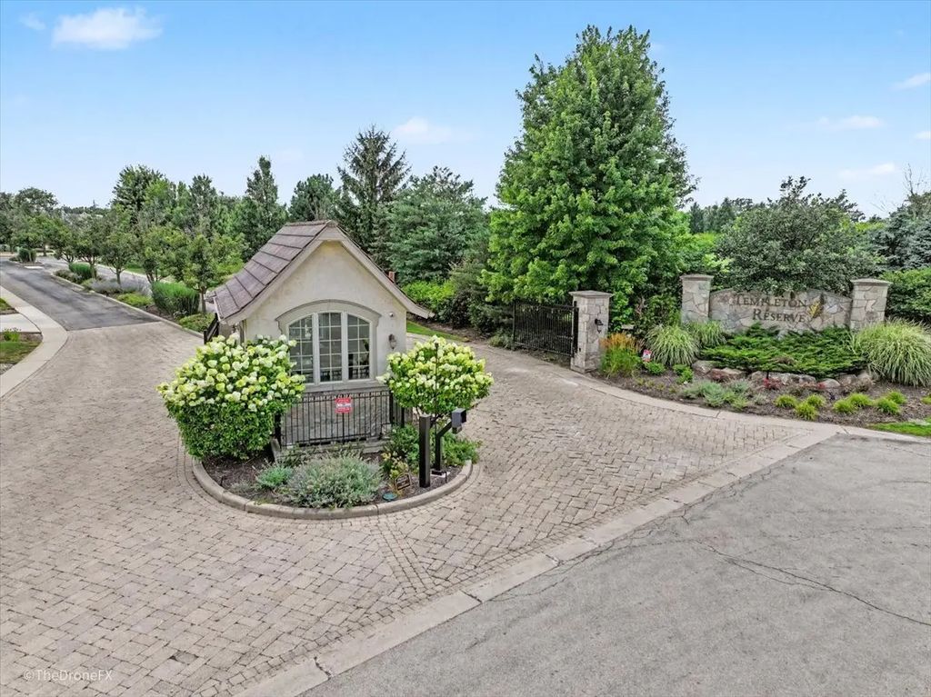 15 Templeton Drive, Oak Brook
