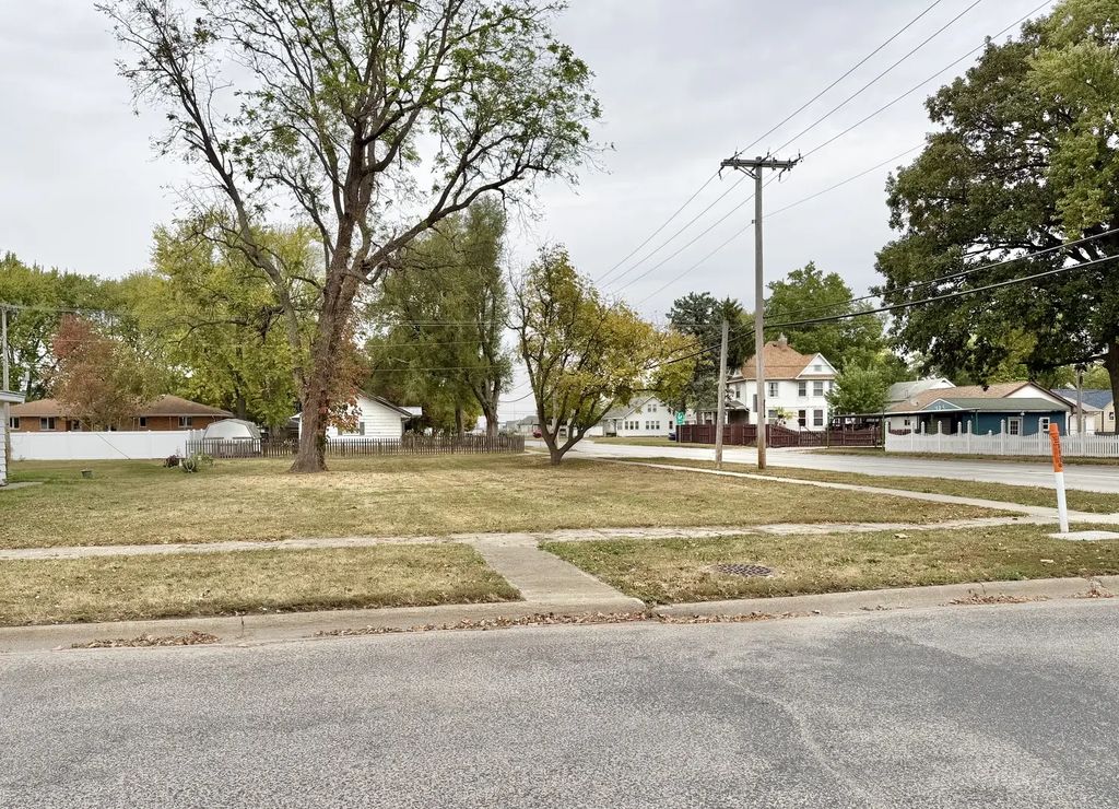 105 W Martin Street, Forrest