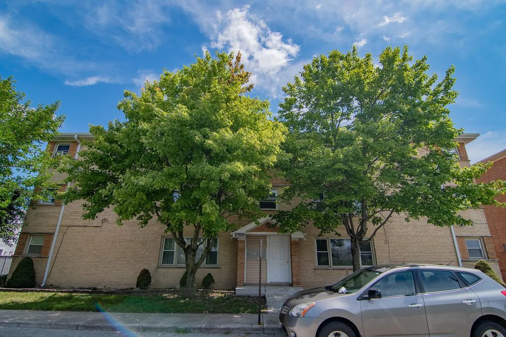 12909 Page Street, Blue Island