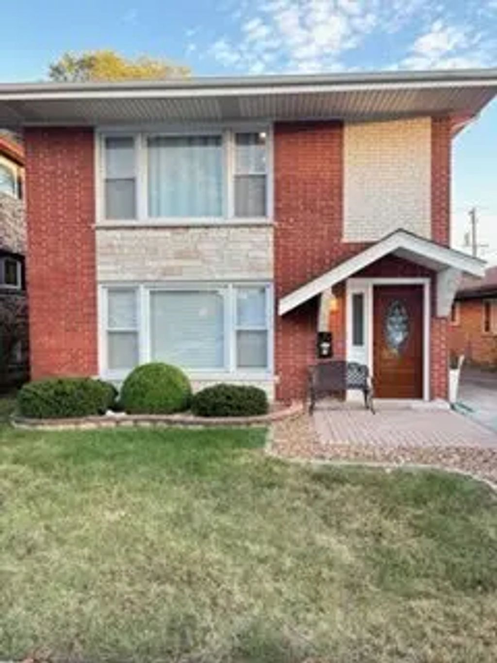 4825 Columbus Drive, Oak Lawn
