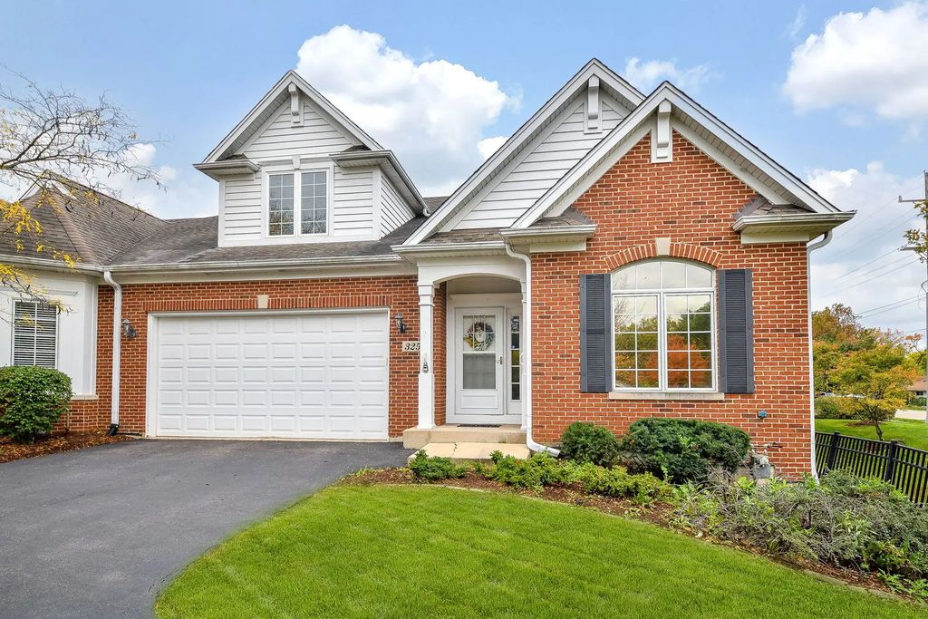 325 Delnor Glen Drive 325, St. Charles
