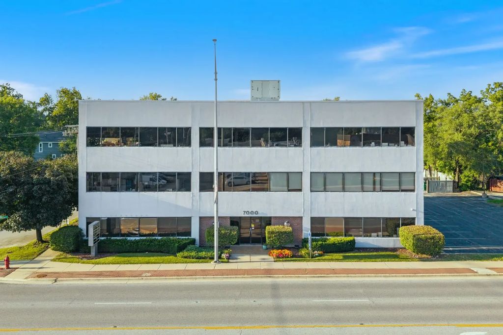 7000 W 111th Street, Worth