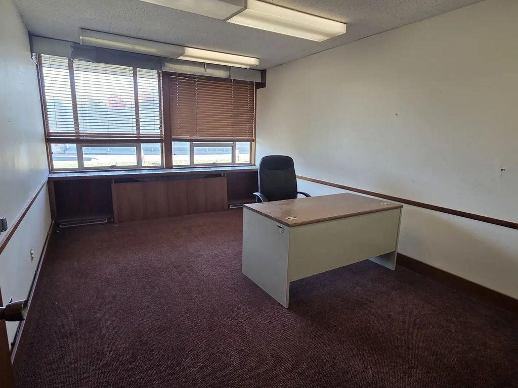 1400 W Anthony Drive 109, Champaign