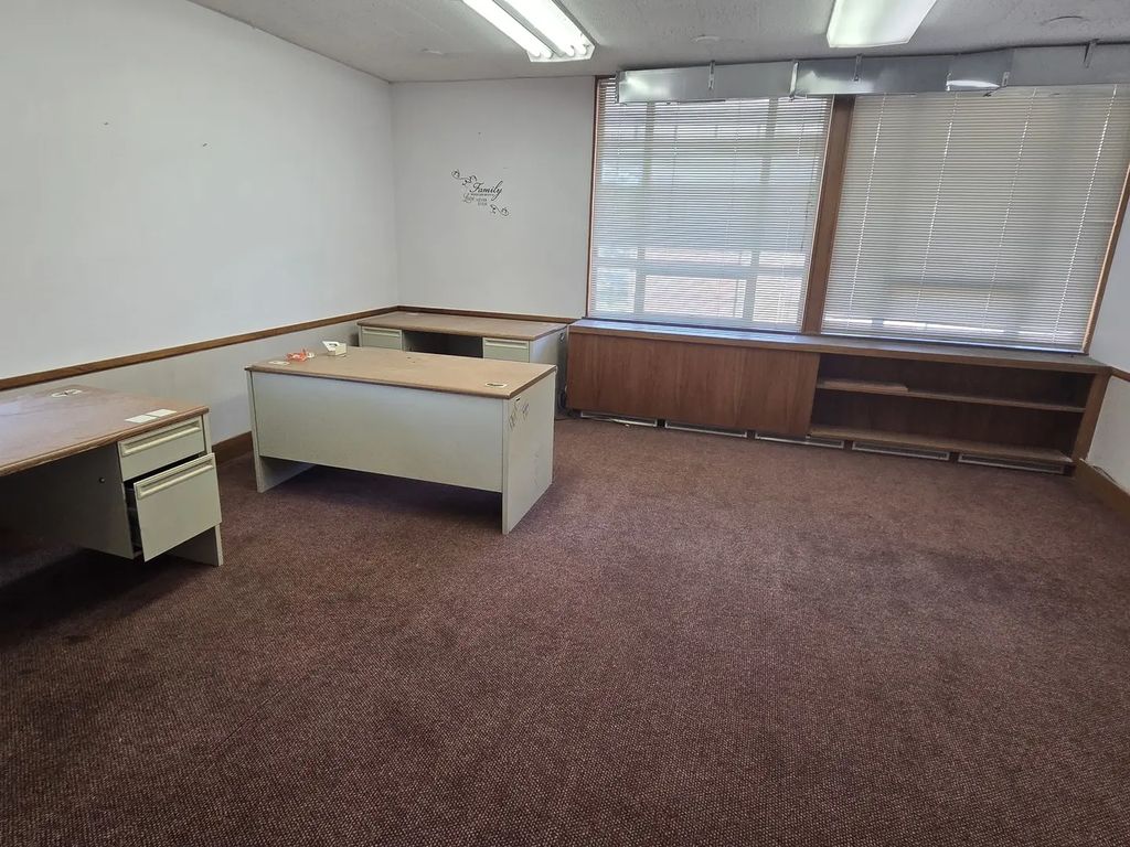 1400 W Anthony Drive 112, Champaign