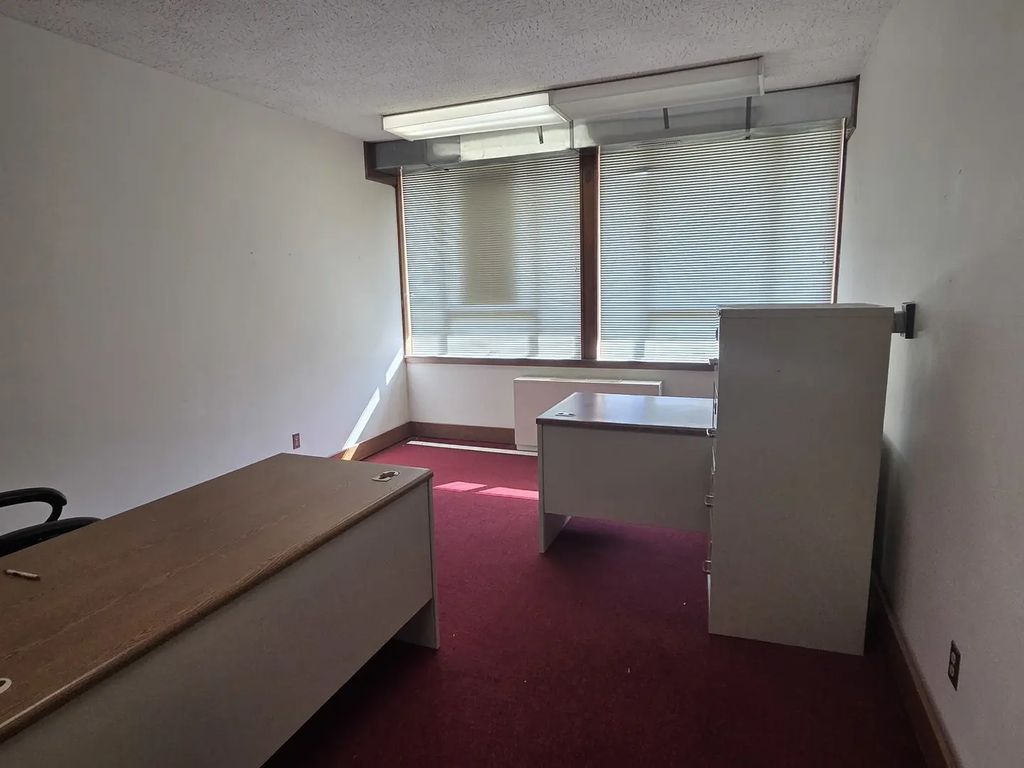 1400 W Anthony Drive 104, Champaign