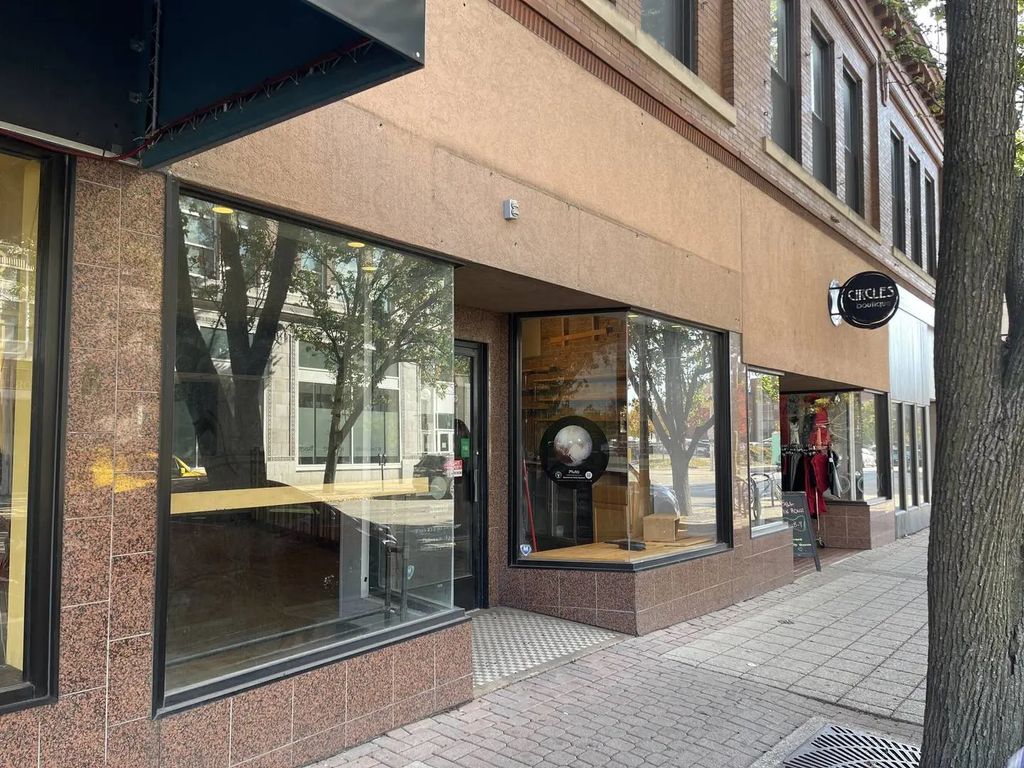 116 N Neil Street, Champaign