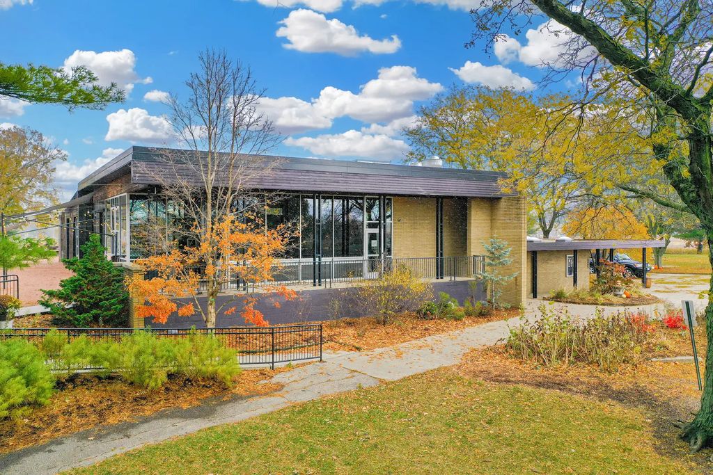 5805 N Knoxville Avenue, Peoria