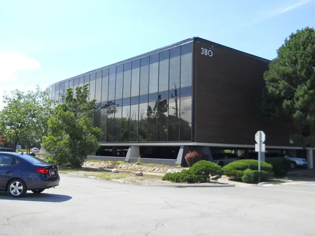 380 E Northwest Highway, Des Plaines
