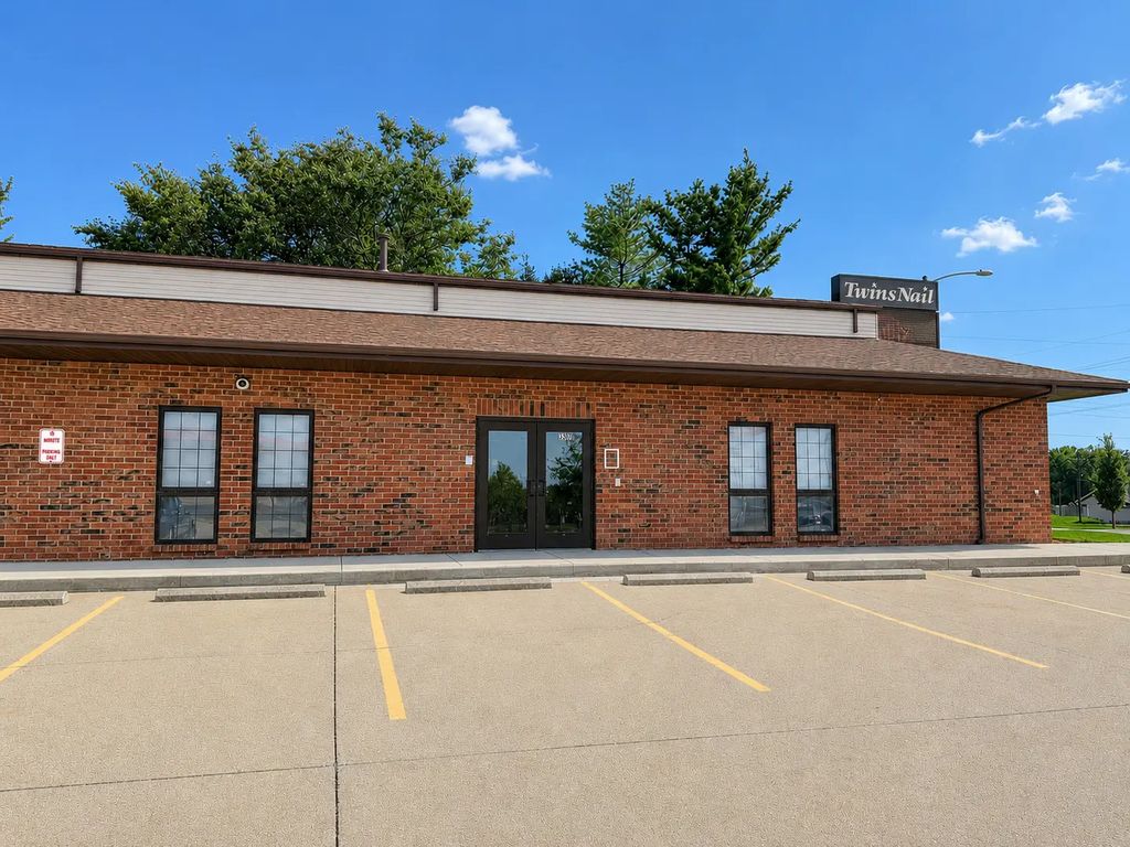 1319 N Veterans Parkway 3a, Bloomington