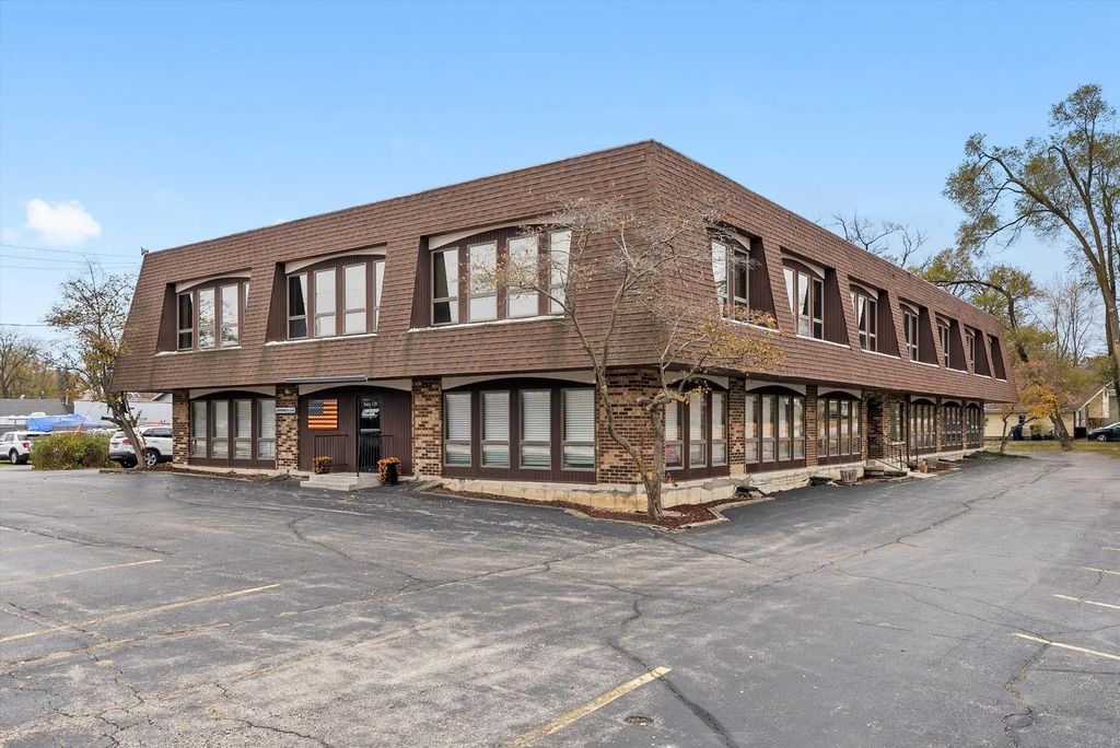 95 W Grand Avenue, Lake Villa