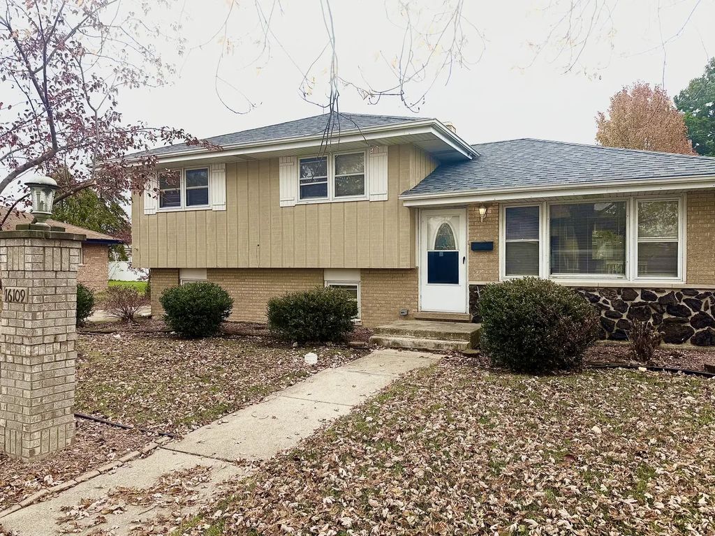 16109 Prairie Avenue, South Holland