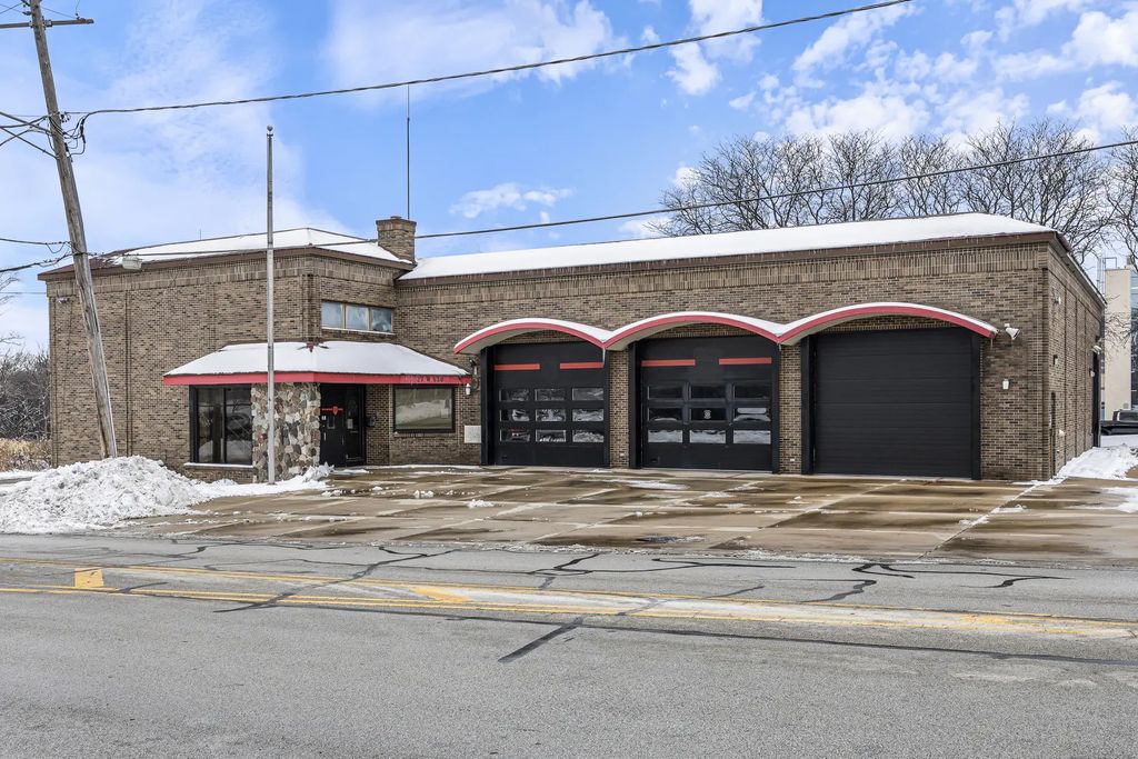 27w530 High Lake Avenue, Winfield
