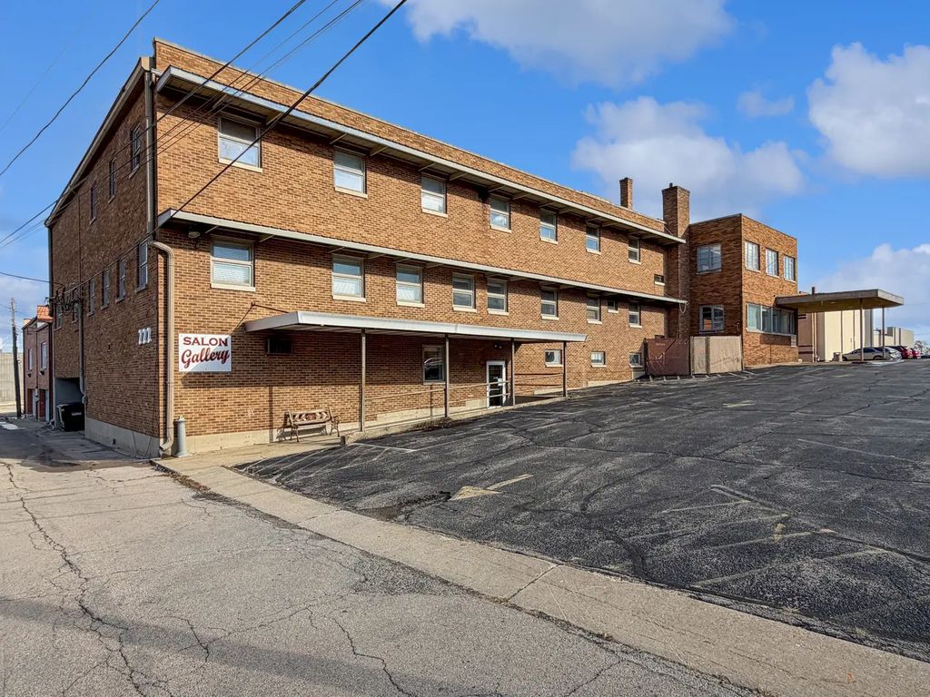 222 W Exchange Street, Freeport