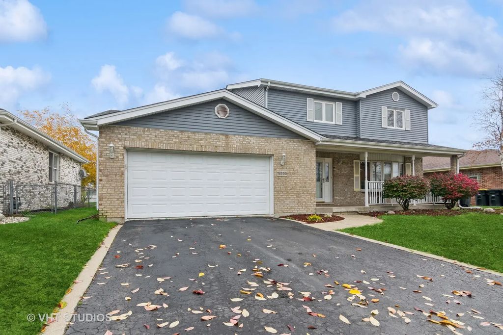 19265 Lange Street, Lansing