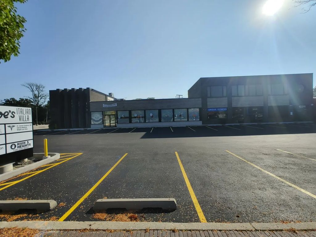 12201 S Harlem Avenue 12201-12211, Palos Heights