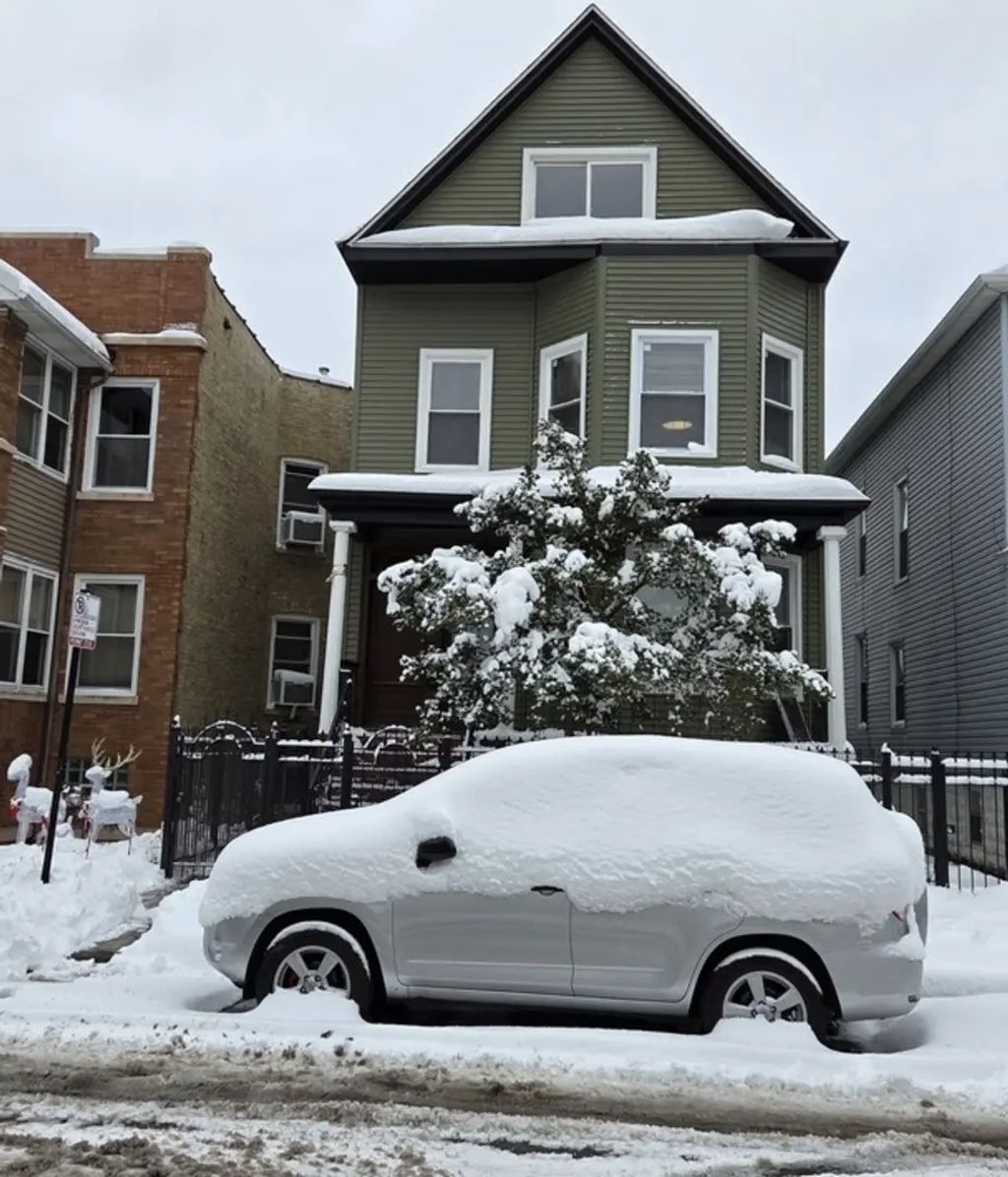 3049 N Avers Avenue 2, Chicago, 60618
