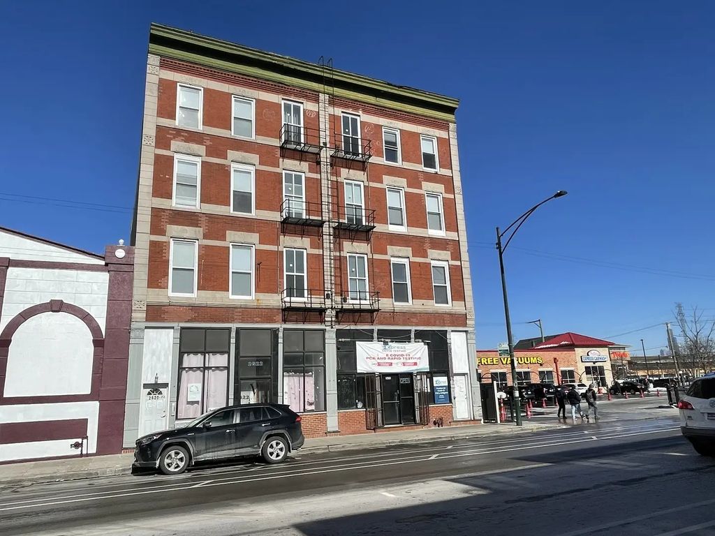 2620 W Cermak Road Cs, Chicago