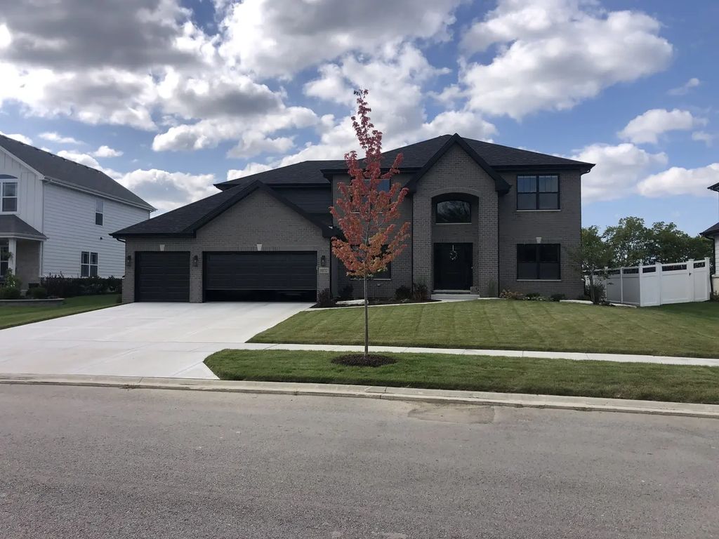 16446 W Cottonwood Drive, Lockport
