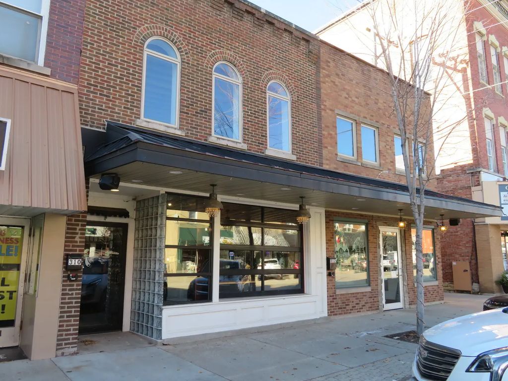 310/312 Liberty Street, Morris