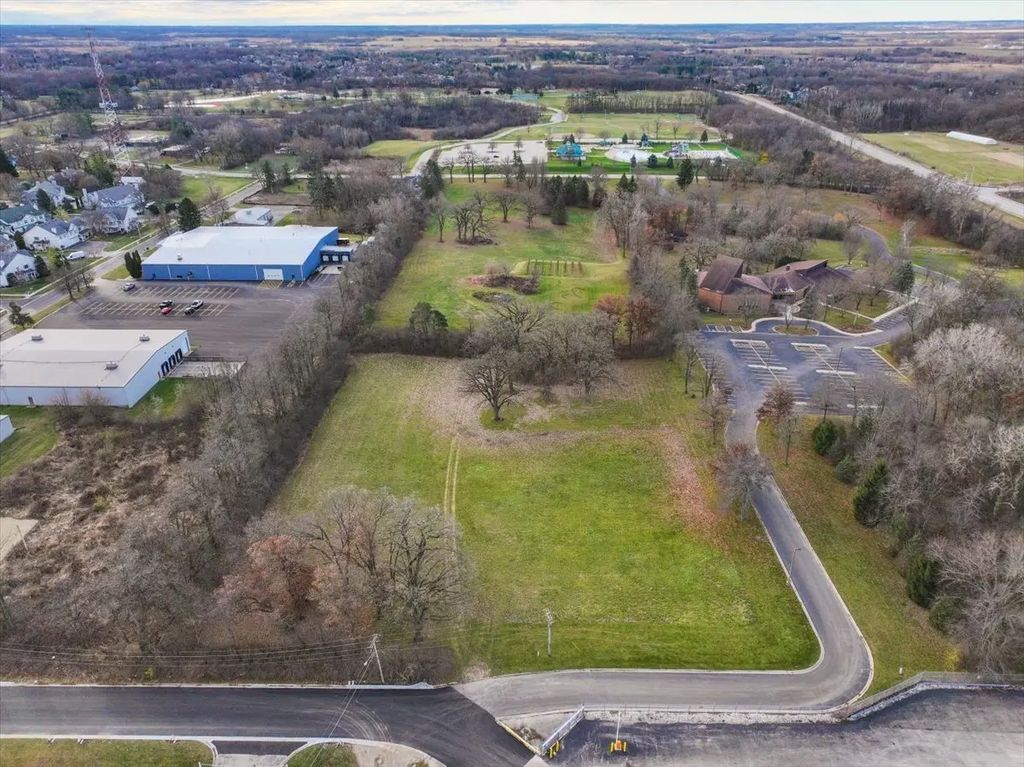 13902 Kishwaukee Valley Road, Woodstock