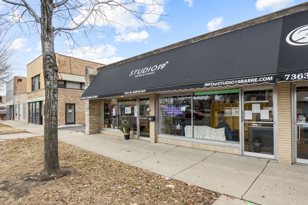 7361 North Avenue, River Forest