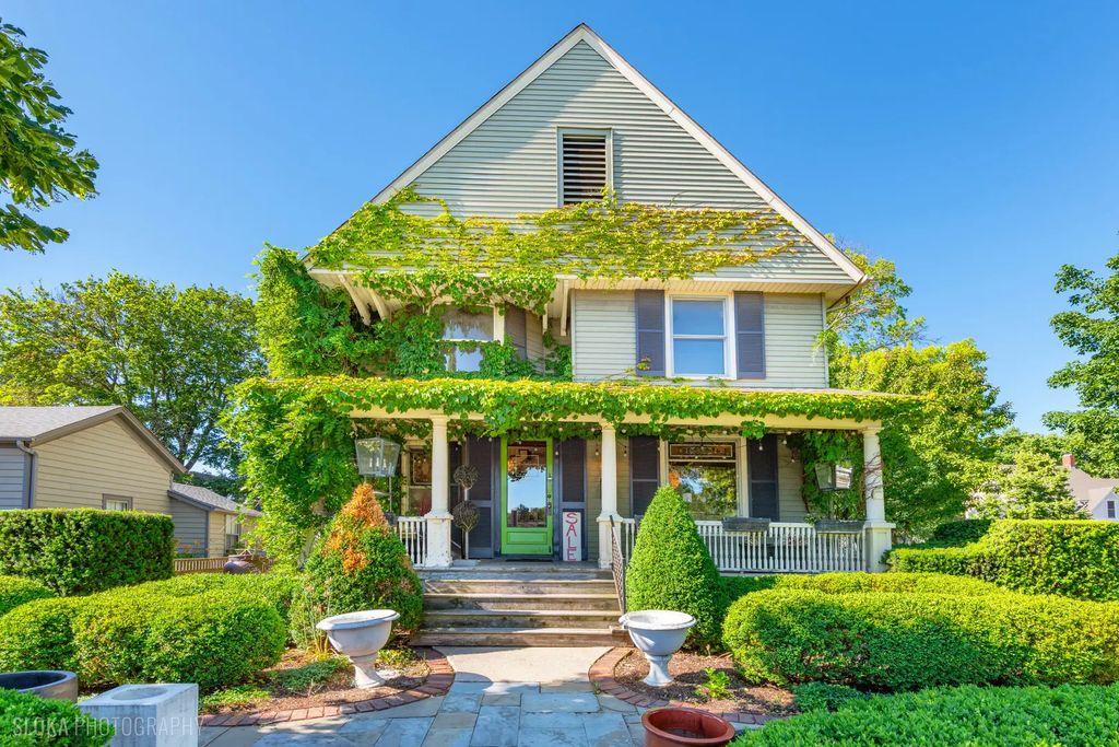 428 W State Street, Geneva