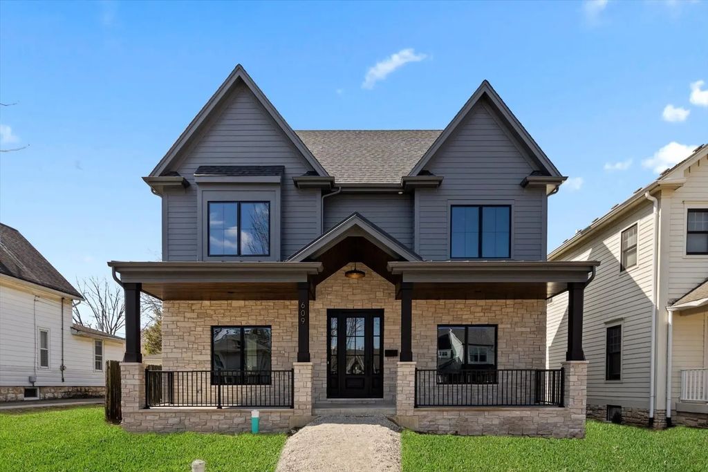 226 S Columbia Street, Naperville