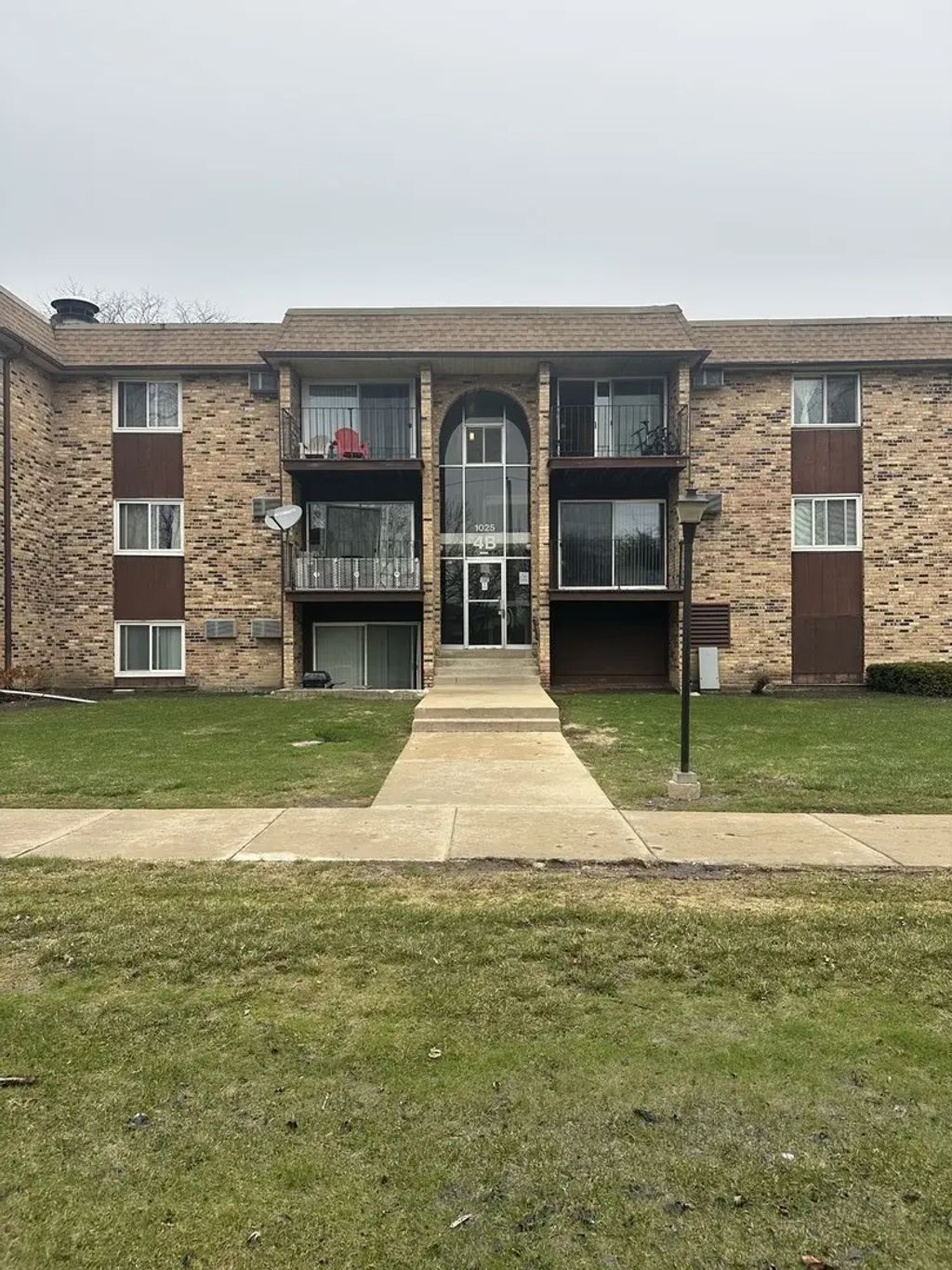 1025 Higgins Quarters Drive 4-109, Hoffman Estates