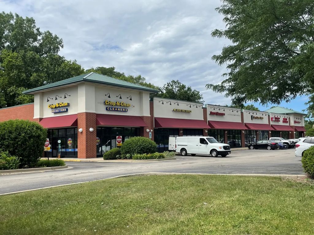 317-351 E Dundee Road, Palatine