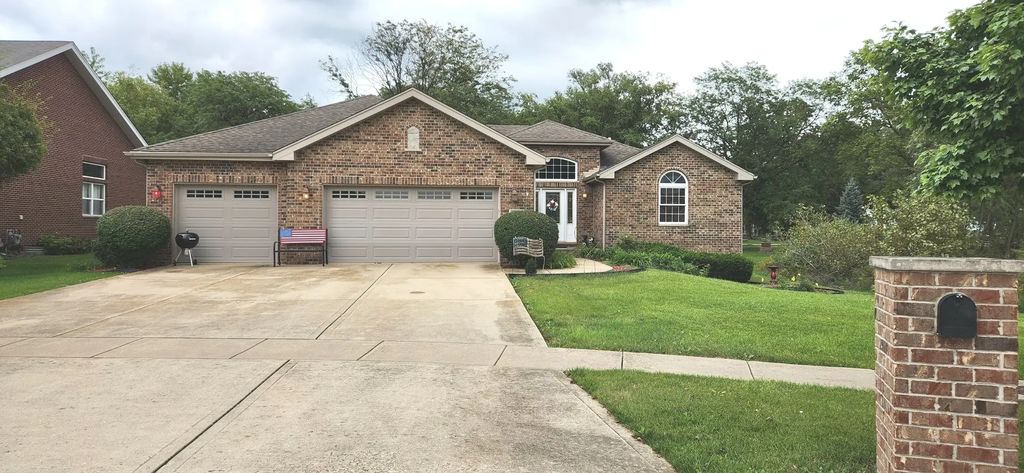 103 N Hickory Street, Peotone