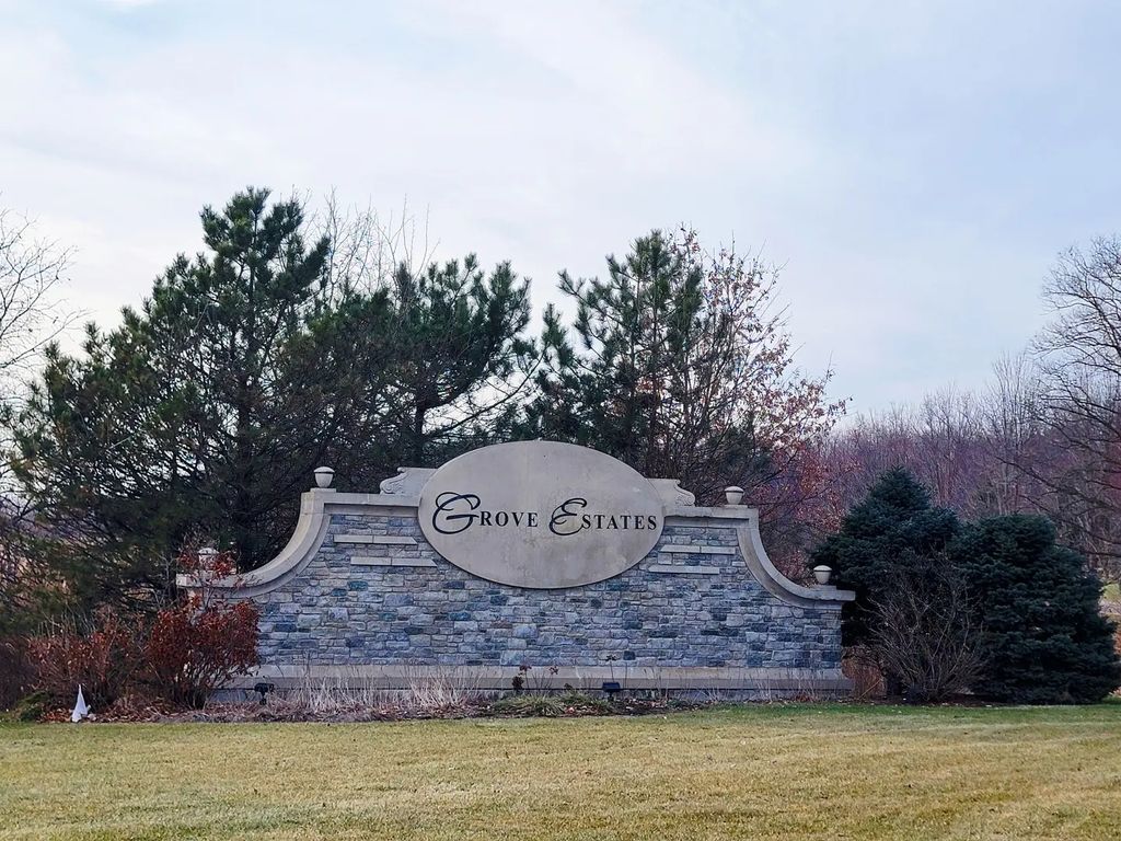 7400 Roberts Drive, Oswego