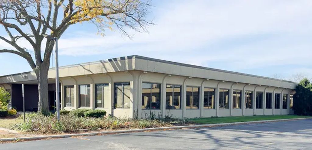 1400 S Wolf Road, Wheeling