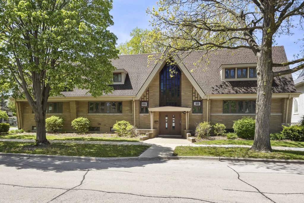 108 Sherman Street, West Chicago