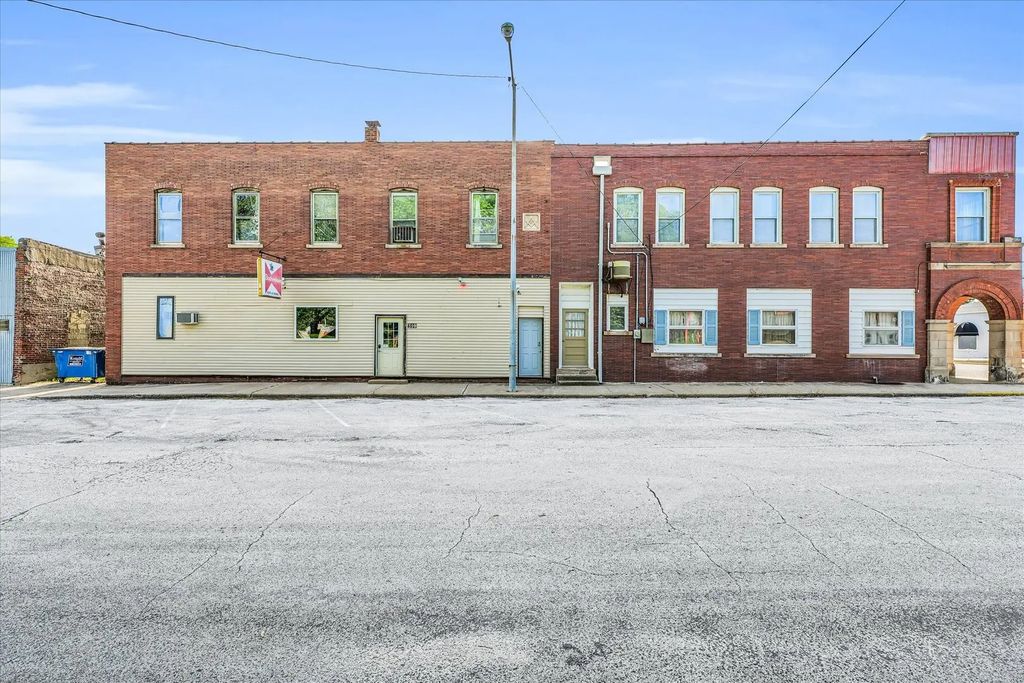 206 W Lincoln Street, Saybrook