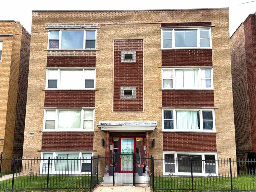 7718 S Jeffery Boulevard Gn, Chicago, 60649
