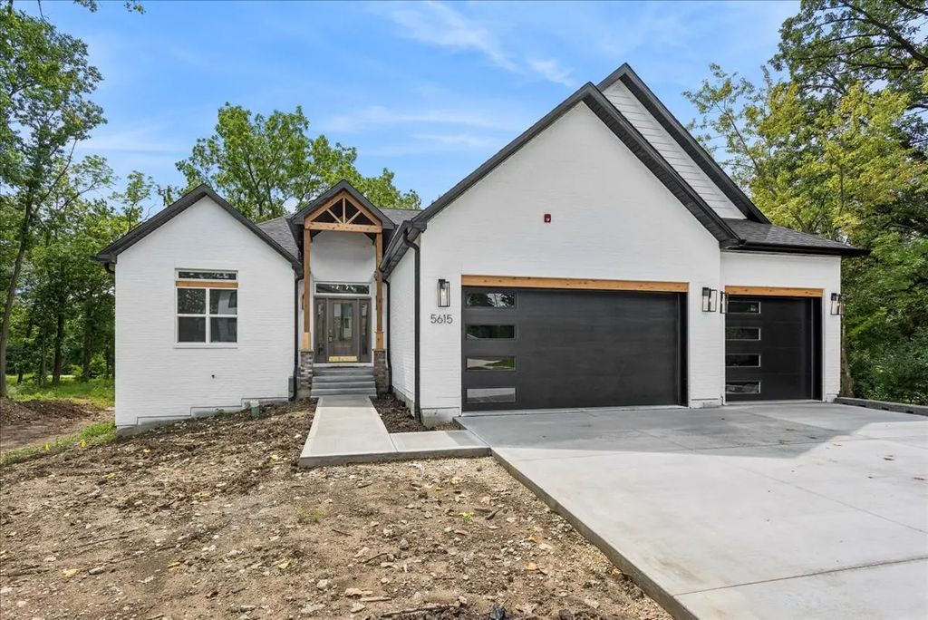 5615 Airdrie Court, Hoffman Estates