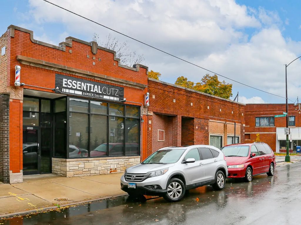 5802 W Higgins Avenue, Chicago, 60630