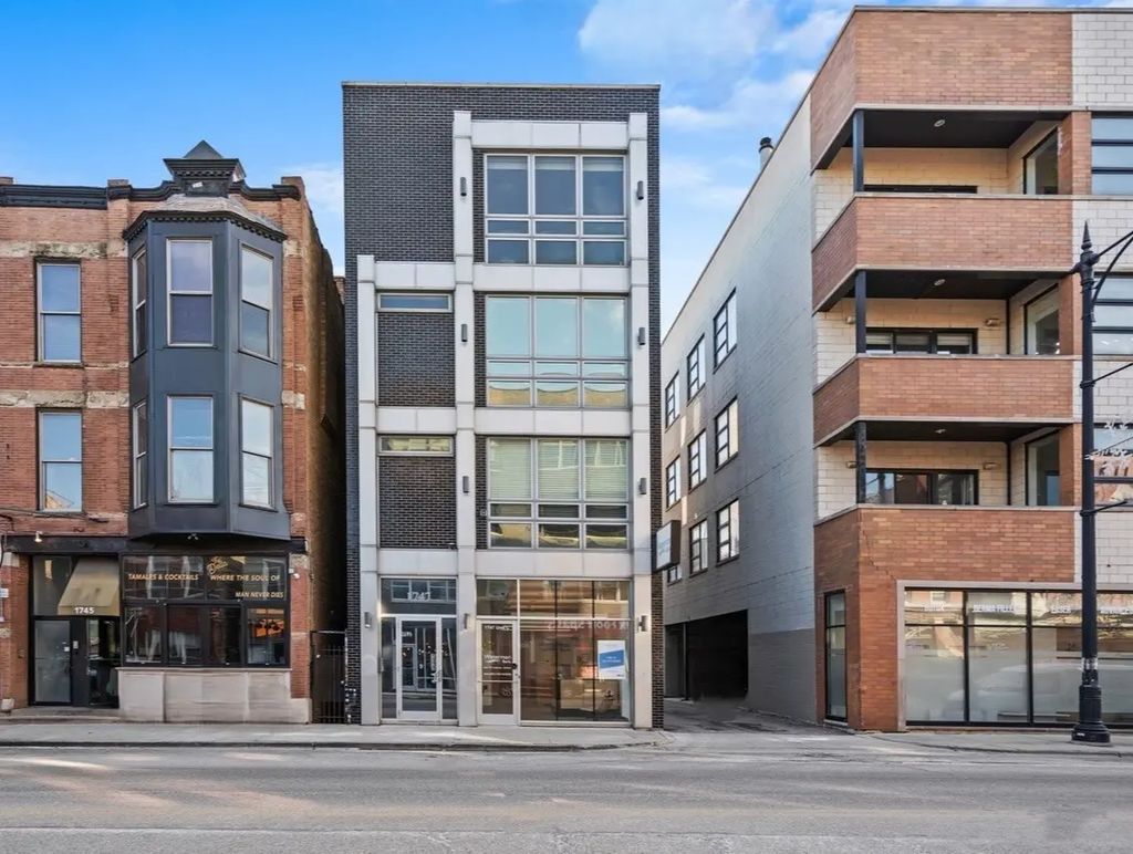 1747 W North Avenue C, Chicago