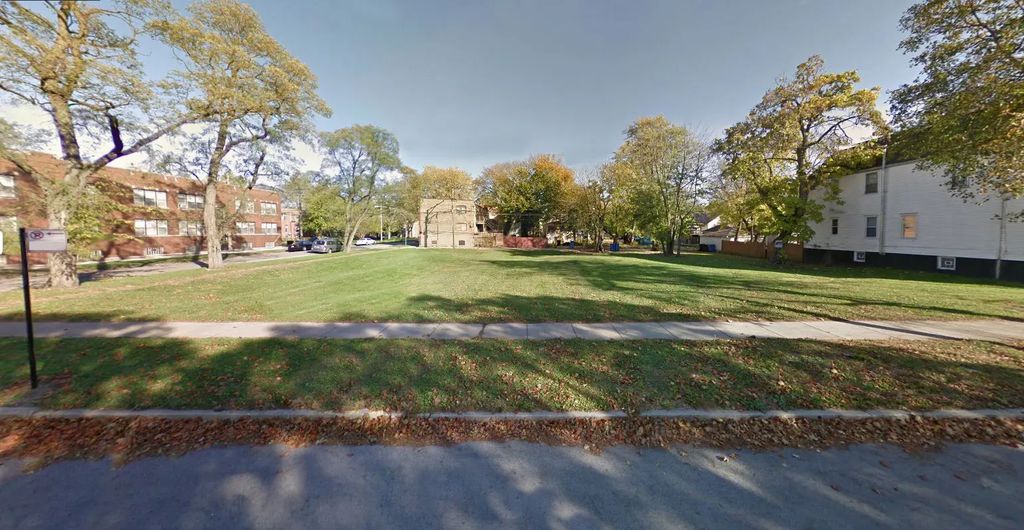 8001 S Burnham Avenue, Chicago, 60617