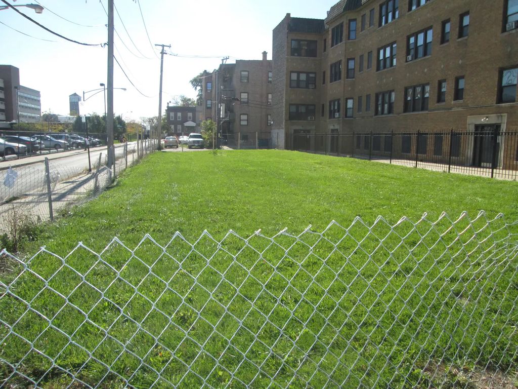 3501 W 5th Avenue, Chicago, 60624