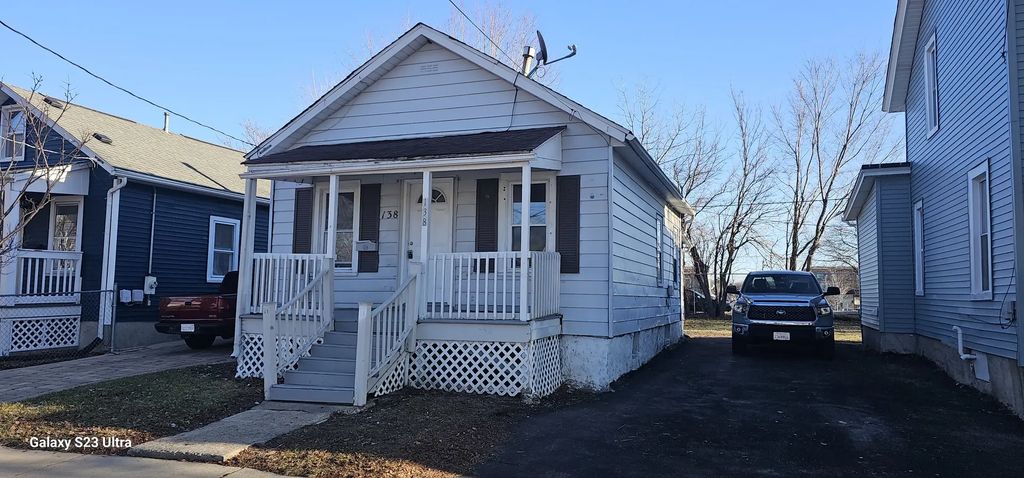 138 N Woodlawn Avenue, Aurora